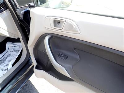 2011 Ford Fiesta SE   - Photo 21 - Uniontown, PA 15401