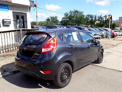 2011 Ford Fiesta SE   - Photo 10 - Uniontown, PA 15401