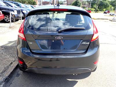2011 Ford Fiesta SE   - Photo 3 - Uniontown, PA 15401