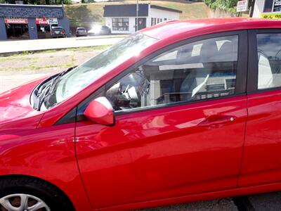 2012 Hyundai ACCENT GLS   - Photo 16 - Uniontown, PA 15401