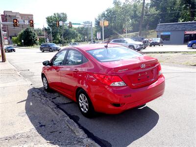 2012 Hyundai ACCENT GLS   - Photo 9 - Uniontown, PA 15401