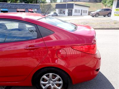 2012 Hyundai ACCENT GLS   - Photo 18 - Uniontown, PA 15401