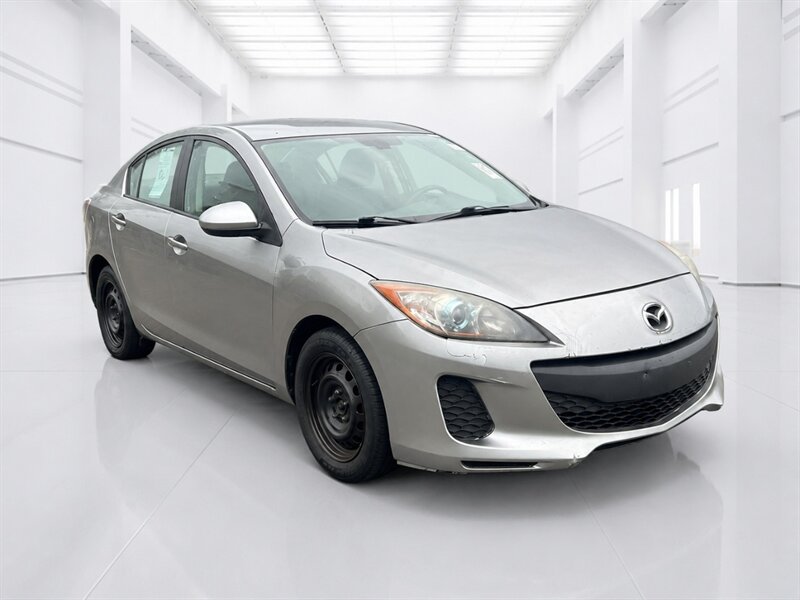 2013 Mazda Mazda3 i Sport   - Photo 1 - Uniontown, PA 15401