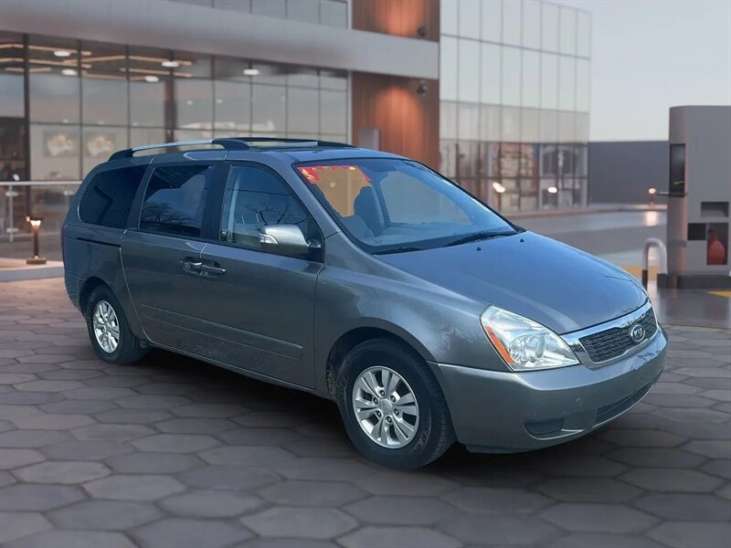 2012 Kia Sedona LX  
