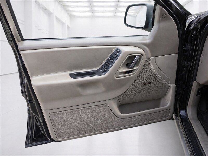 2000 Jeep Grand Cherokee Laredo 4dr Laredo   - Photo 17 - Uniontown, PA 15401