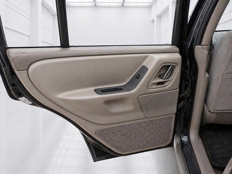 2000 Jeep Grand Cherokee Laredo 4dr Laredo   - Photo 18 - Uniontown, PA 15401