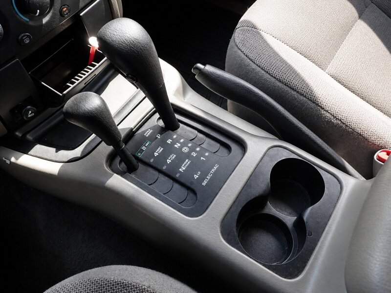 2000 Jeep Grand Cherokee Laredo 4dr Laredo   - Photo 15 - Uniontown, PA 15401