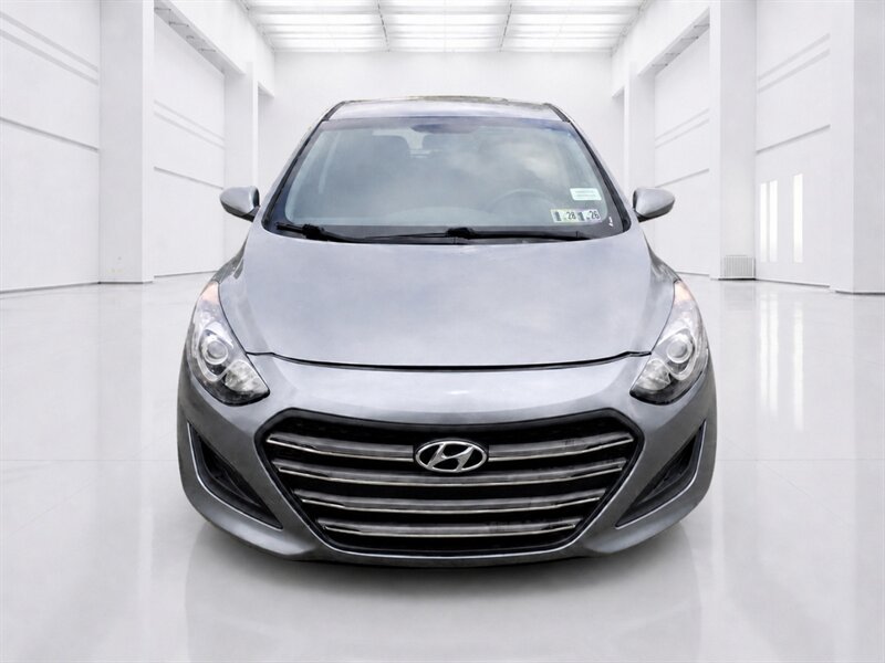 2017 Hyundai Elantra GT   - Photo 6 - Uniontown, PA 15401