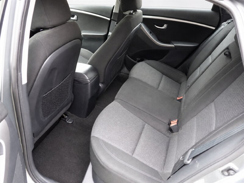 2017 Hyundai Elantra GT   - Photo 13 - Uniontown, PA 15401