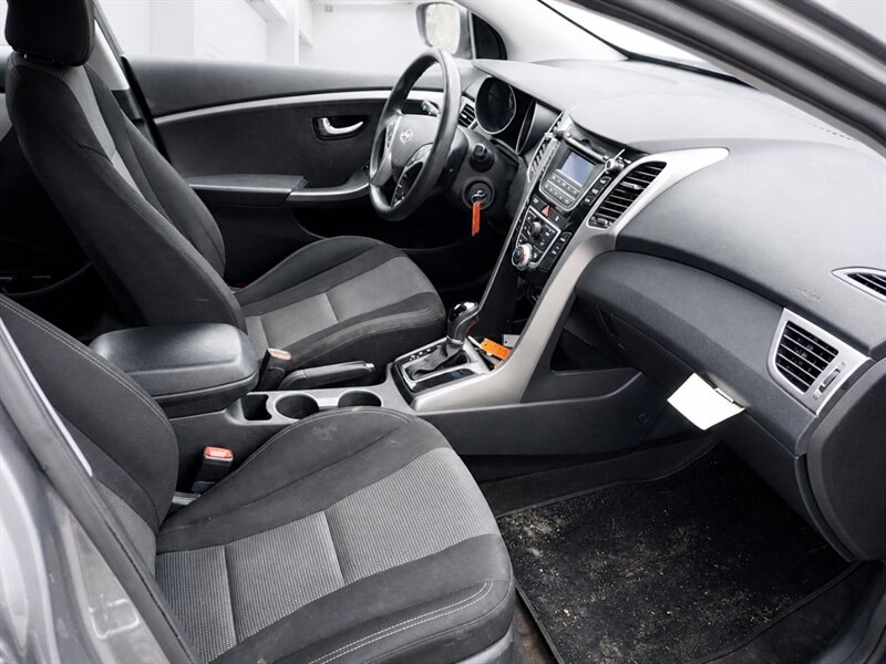 2017 Hyundai Elantra GT   - Photo 8 - Uniontown, PA 15401