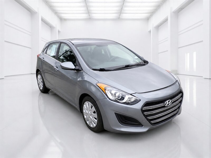 2017 Hyundai Elantra GT   - Photo 1 - Uniontown, PA 15401