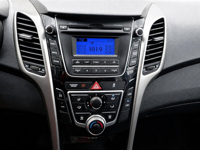 2017 Hyundai Elantra GT   - Photo 11 - Uniontown, PA 15401
