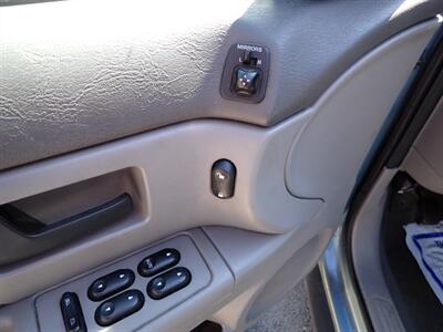 2005 Ford Taurus SE   - Photo 34 - Uniontown, PA 15401