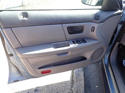 2005 Ford Taurus SE   - Photo 33 - Uniontown, PA 15401