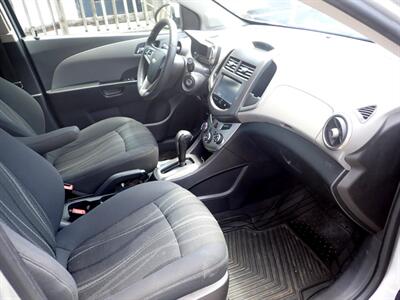 2016 Chevrolet Sonic LT Auto   - Photo 6 - Uniontown, PA 15401