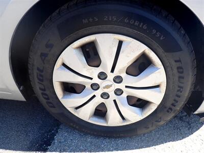 2012 Chevrolet Cruze LS   - Photo 11 - Uniontown, PA 15401