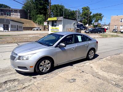 2012 Chevrolet Cruze LS   - Photo 9 - Uniontown, PA 15401