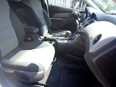 2012 Chevrolet Cruze LS   - Photo 32 - Uniontown, PA 15401