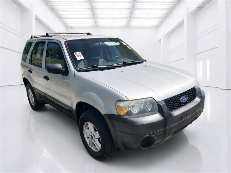 2005 Ford Escape XLS   - Photo 1 - Uniontown, PA 15401