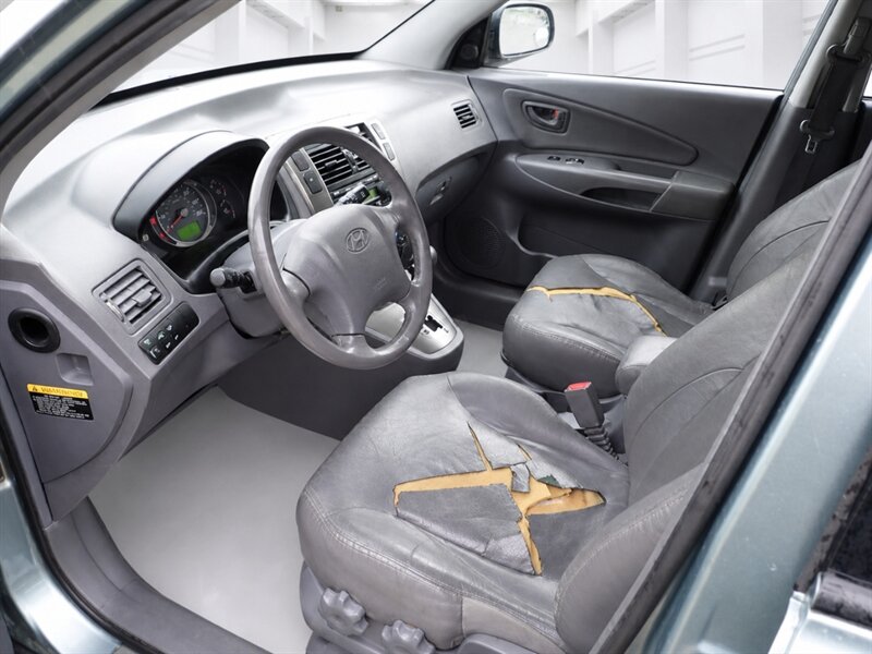 2005 Hyundai TUCSON GLS 4dr GLS   - Photo 9 - Uniontown, PA 15401