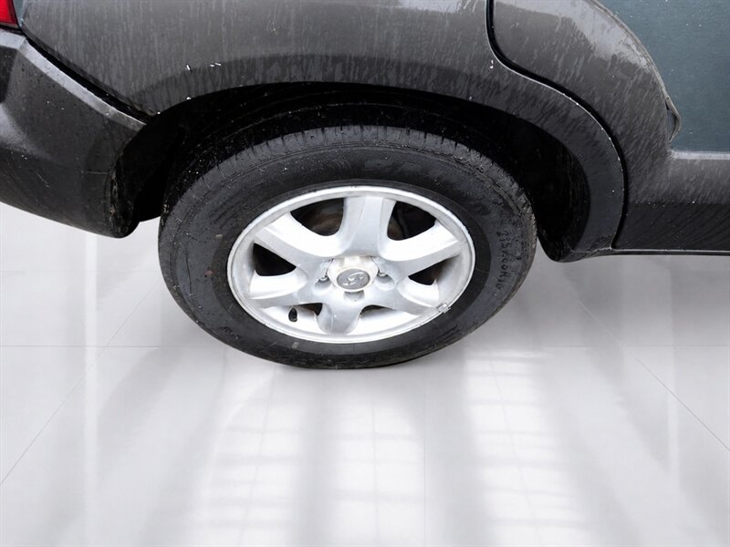 2005 Hyundai TUCSON GLS 4dr GLS   - Photo 28 - Uniontown, PA 15401