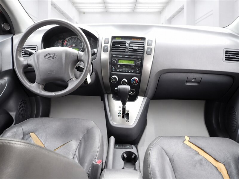 2005 Hyundai TUCSON GLS 4dr GLS   - Photo 7 - Uniontown, PA 15401
