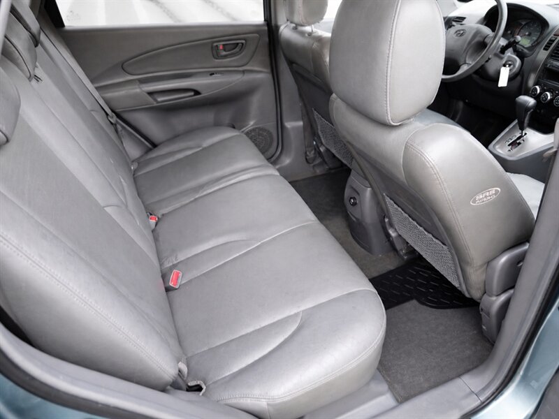 2005 Hyundai TUCSON GLS 4dr GLS   - Photo 12 - Uniontown, PA 15401