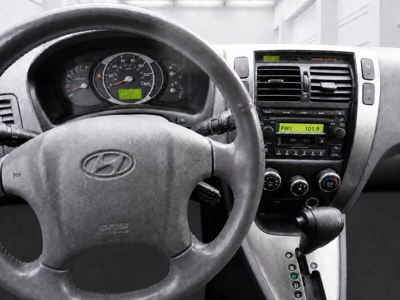 2005 Hyundai TUCSON GLS 4dr GLS   - Photo 8 - Uniontown, PA 15401