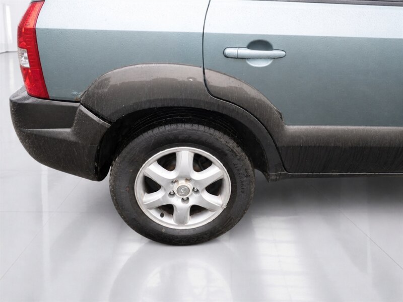 2005 Hyundai TUCSON GLS 4dr GLS   - Photo 24 - Uniontown, PA 15401