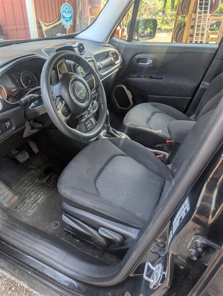 2017 Jeep Renegade Sport - Photo 8 - Houston, MO 65483