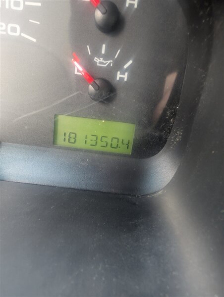 2005 Ford F-150 XLT - Photo 10 - Houston, MO 65483
