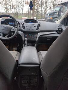 2017 Ford Escape SE - Photo 7 - Houston, MO 65483