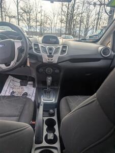 2011 Ford Fiesta SE   - Photo 5 - Houston, MO 65483