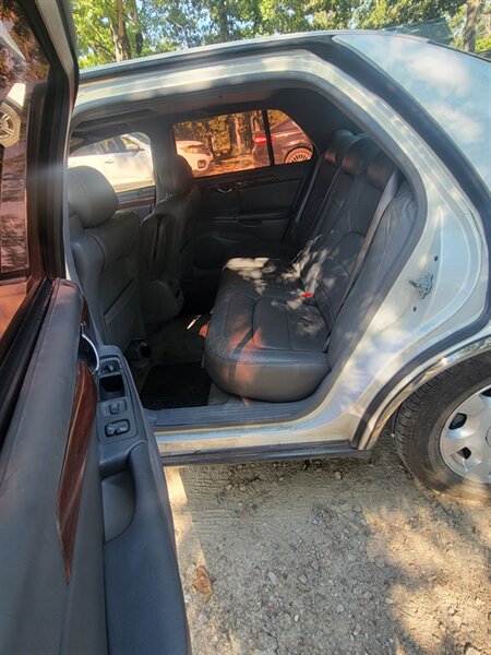 2004 Cadillac DeVille - Photo 5 - Houston, MO 65483