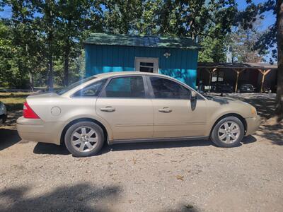 2005 Ford Five Hundred SEL   - Photo 2 - Houston, MO 65483