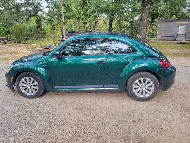 2017 Volkswagen Beetle 1.8T S - Photo 4 - Houston, MO 65483