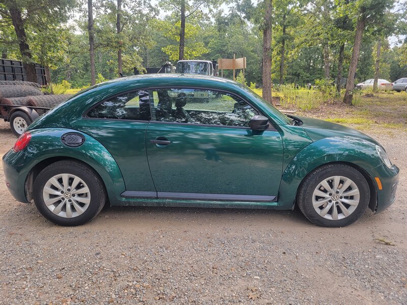 2017 Volkswagen Beetle 1.8T S - Photo 2 - Houston, MO 65483