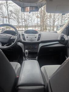 2017 Ford Escape S   - Photo 7 - Houston, MO 65483