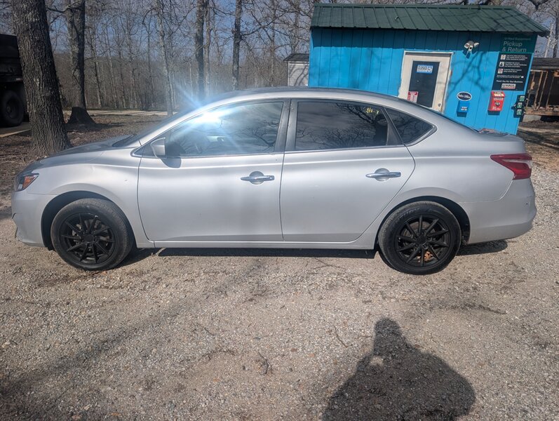 2019 Nissan Sentra S - Photo 7 - Houston, MO 65483