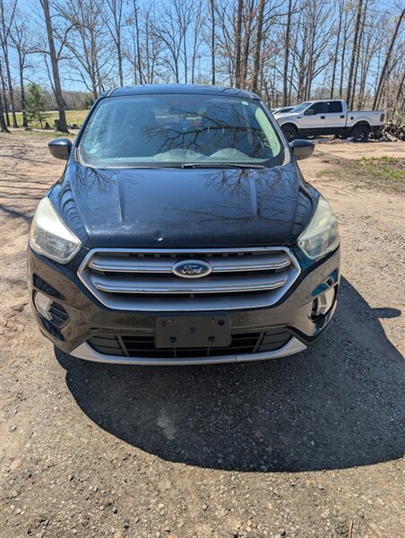 2017 Ford Escape SE   - Photo 1 - Houston, MO 65483