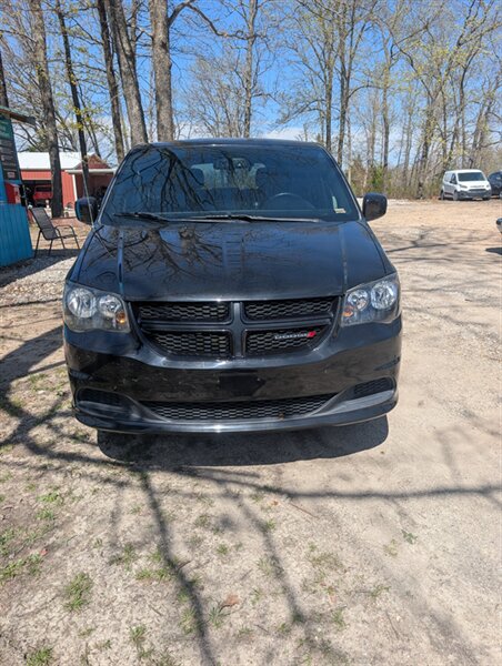 2015 Dodge Grand Caravan SE Plus   - Photo 1 - Houston, MO 65483