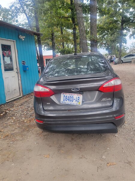 2015 Ford Fiesta SE - Photo 3 - Houston, MO 65483