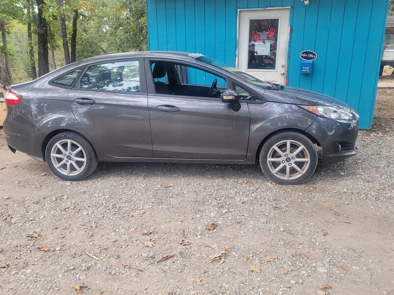 2015 Ford Fiesta SE - Photo 2 - Houston, MO 65483