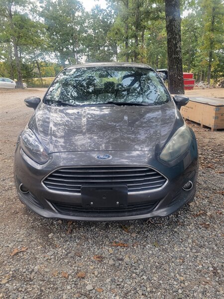 2015 Ford Fiesta SE  
