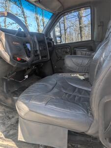 2006 GMC top kick c5500   - Photo 8 - Houston, MO 65483