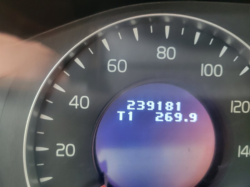 2010 Volvo XC60 3.2 - Photo 10 - Houston, MO 65483