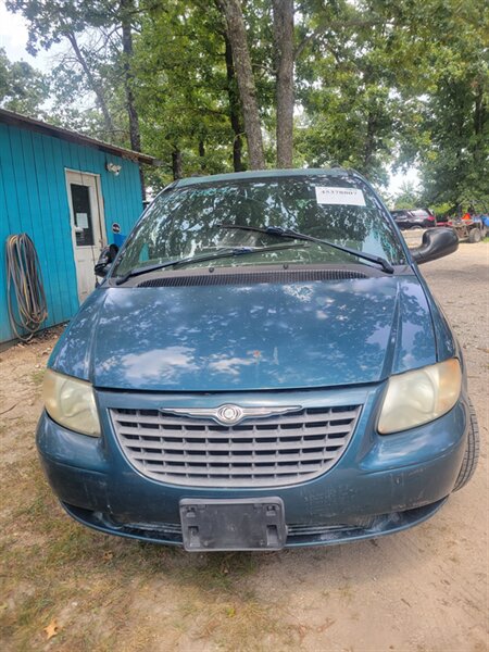 2001 Chrysler Voyager LX   - Photo 1 - Houston, MO 65483