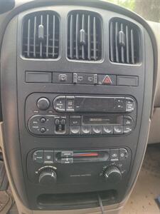 2001 Chrysler Voyager LX - Photo 7 - Houston, MO 65483
