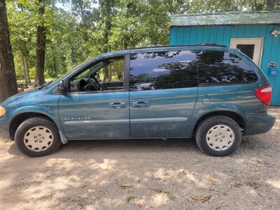 2001 Chrysler Voyager LX - Photo 3 - Houston, MO 65483