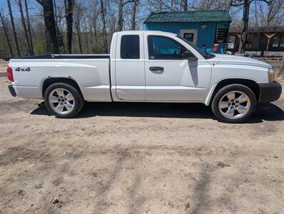 2005 Dodge Dakota ST   - Photo 2 - Houston, MO 65483